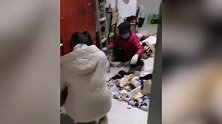 武汉一高校学生宿舍被征用物品遭乱丢 校方：处置不当 深表歉意