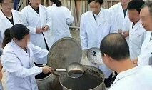 广西医生熬长生液喝了能活120？官方：不可能 将调查