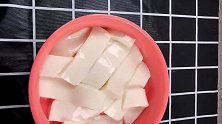 这才是牛奶果冻正确的做法，不用吉利丁粉，香甜q弹，孩子超喜欢