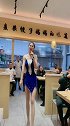 刚招来的服务员，没有看出来还有这么多才艺