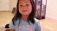外国妈妈揭开收养中国女孩的身世，女孩这样回应，泪目了！