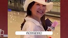 69岁林青霞被偶遇，主动握手亲和力满满，气质出众素颜状态超好
