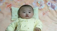 宝妈：凌晨三点，她起来找我聊天，真不想理她！