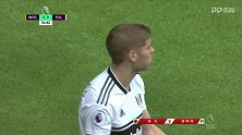 第32分钟富勒姆球员勒马尔尚黄牌