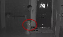 江苏六旬老汉深夜徒手爬管道上三楼 只为见见前女友