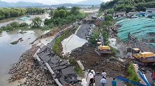 杭州萧山一处江堤开裂塌陷绵延数十米 道路被迫中断