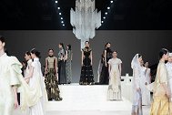 花木深新中式品牌亮相2024上海时装周——淡妆浓抹总相宜