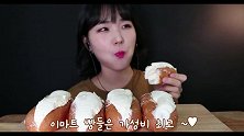 重奶油夹心热狗面包看起来就感觉很腻，但是吃起来很爽啊