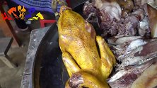 农村集市里的熟食，这种熟食一锅炖熟，熟食之间的味道互相参杂！