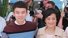 董子健退出拾捌文化，母亲王京花创办公司，旗下艺人有胡军等人