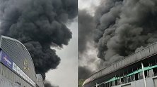 突发！重庆江津一汽摩城大火 现场浓烟滚滚火光熏天