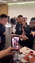 王一博外表阳光帅气，男神甜甜的笑容太迷人了