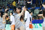 《C女郎》上海队啦啦宝贝化身健身教练 调整体态从今天做起
