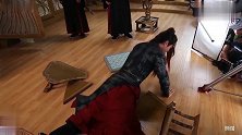 肖战无实物表演一：虞夫人在娇娇的威逼下用紫电惩罚魏无羡！
