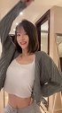 表演一个美女手舞足蹈