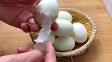 教你3秒剥鸡蛋小技巧，只要记住这两招，保证个个润滑不粘壳