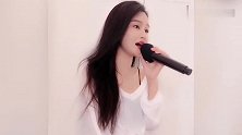 女歌手一首天籁之音，嗓音不输原唱歌手，歌甜人更美！