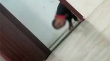 贵州安顺：商场厕所屡现偷窥男，物业公司却置之不理？！