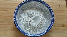 这样烙饼3分钟烙12张，张张柔软薄如纸，卷菜做韭菜盒子都好吃