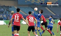 如果上港撞人不是点球 郭宝龙就是公然挑战傅明给中超定下的尺度