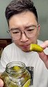 俄罗斯进口的酸黄瓜到底有多好吃？俄罗斯进口食品美食酸黄瓜好吃吃货好物推荐零食酸甜可口