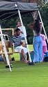 梅西手捧马黛茶和安东内拉观看儿子踢球