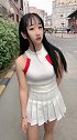 年轻的00后，清纯中带着成熟气息