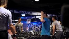 篮球-15年-林书豪搞怪再升级 与吴建豪变装出演体能训练师-专题