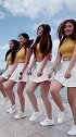 四大美女穿百褶裙跳广场舞，看完感觉自己都要恋爱了