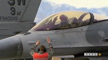 帅气F16战机适用性强，充分展现了在各方面的作战能力！
