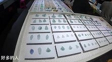 中缅边境旅游，栩栩如生的翡翠成品，让游客流连忘返