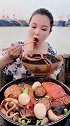 吃货狂吃海鲜，船长吃垮了