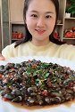 吃货吃泥螺，斯文吃法细嚼慢咽有味道！