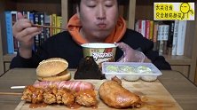 1桶泡面2个鸡腿，兴森又躲房间吃夜宵，狼吞虎咽担心爸爸抢