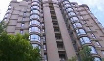 江苏南通：邻居半夜单曲循环还装震楼器，楼上楼下被逼疯