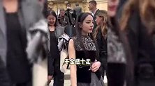 迪丽热巴看秀生图美到窒息，身材堪比建模状态松弛，外媒疯狂拍照