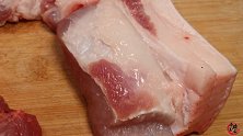 猪肉清洗有人用热水，有人用冷水！都错了，教你一招，干净又卫生