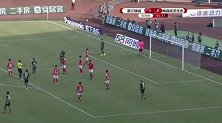 迪诺禁区内背身做球 无私传球崔仁浪费机会