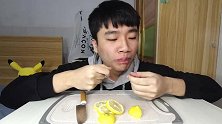 试吃能把酸变甜的神秘果，那直接喝醋又会怎么样呢？结果我后悔了