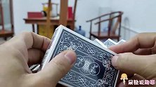1000张扑克牌叠在一起，看看液压机能否压碎，结局让人意外！