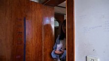 夫妻赚了钱，儿媳不愿赡养婆婆，结局母亲的行为让她内疚不已！