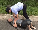 我救我自己！小伙第一次喝醉酒 不叫滴滴打120救命