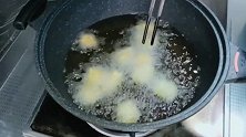 永幸今天榨萝卜丸子，天冷吃着德劲