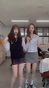 日本小姐姐在教室跳舞，呆呆的舞姿可爱的样子，真是好喜欢！