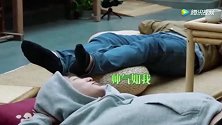 一个成语接龙让何炅跟黄磊笑得像大男孩，难得的轻松