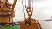 中国制造巨型挖泥船，一铲斗下去就是20多吨，众人直呼太震撼了
