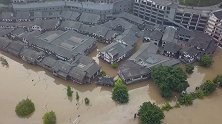 航拍长江最大洪峰过境重庆：水位达191.55米 部分街道被淹