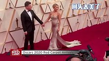 寡姐斯嘉丽·约翰逊抹胸裙亮相奥斯卡红毯，35岁身材曲线超完美