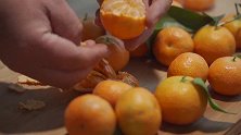 橘子别扔掉了，加1根萝卜煮一煮，还有这么神奇的功效，长见识了