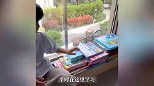 冉莹颖邹市明分床睡3年引热议，本尊曝光豪宅内景：三个孩子也分房睡